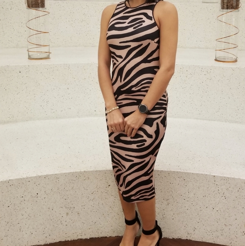 Like new beautiful soft scuba dress